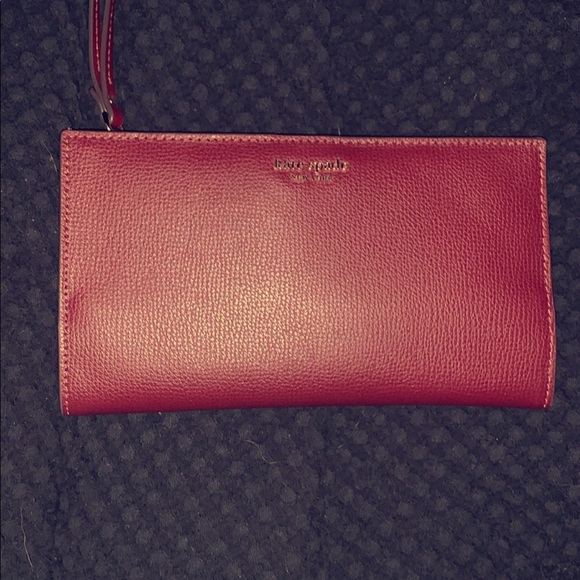 Kate Spade Continental Wristlet. - Picture 1 of 5